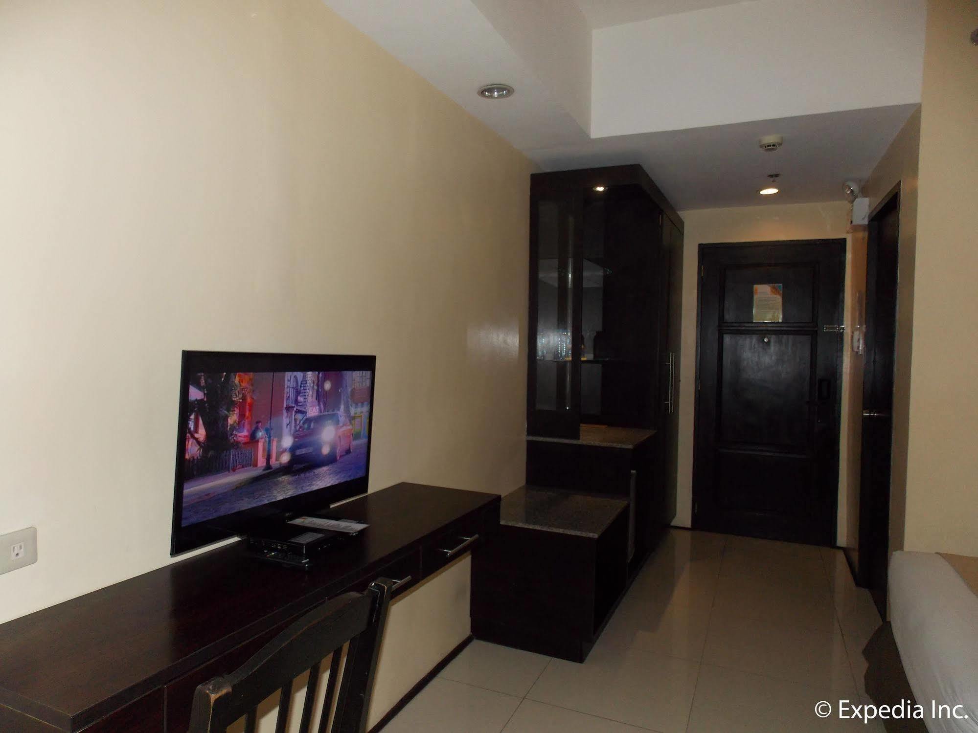 M Citi Suites Cebu Exterior photo