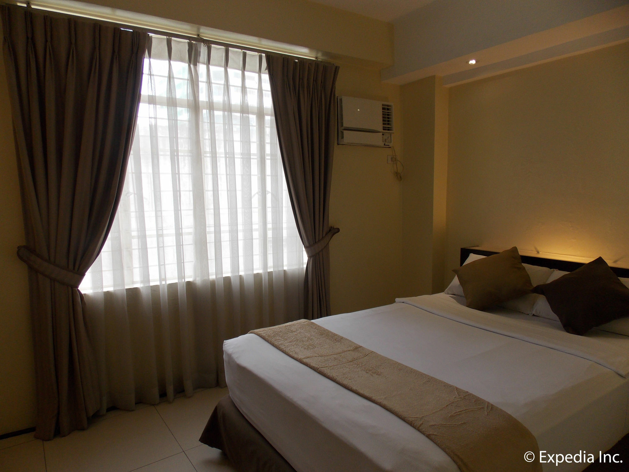M Citi Suites Cebu Exterior photo